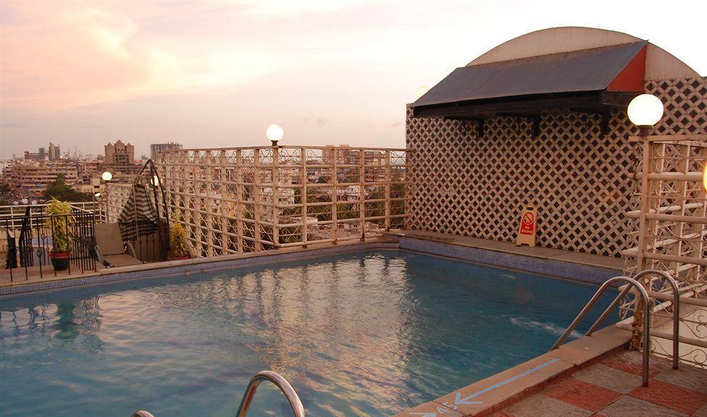 Celebrations Hotel นาวีมุมไบ ภายนอก รูปภาพ